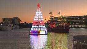 City of Tampa kicks off Riverwalk holiday with tree lighting