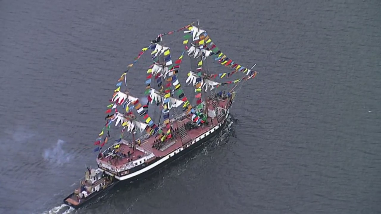 Jose Gasparilla invades Tampa Bay during 2023 Children's Gasparilla Parade