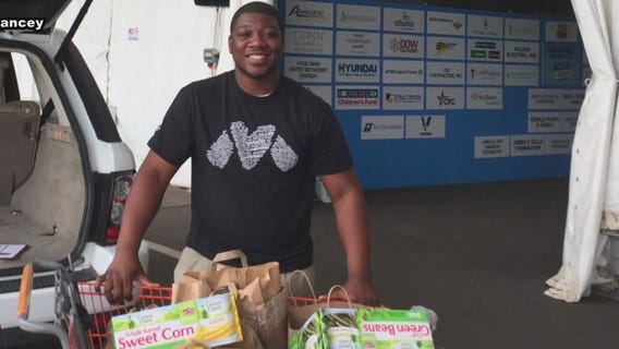 Tampa women create holiday stroll