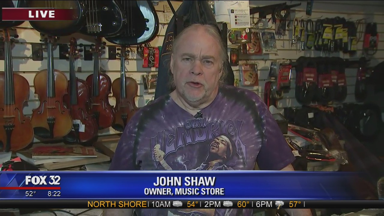 Community rallies around Irving Park music store owner