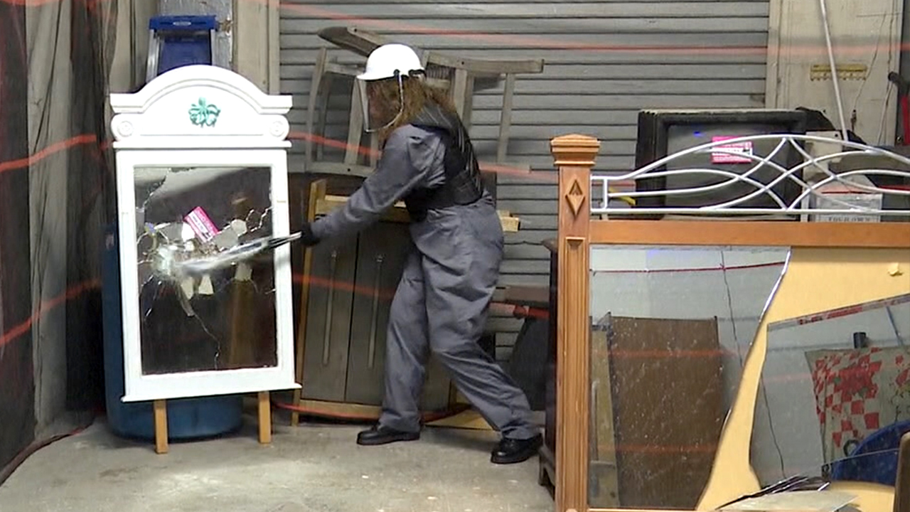 The therapeutic ways of smash rooms