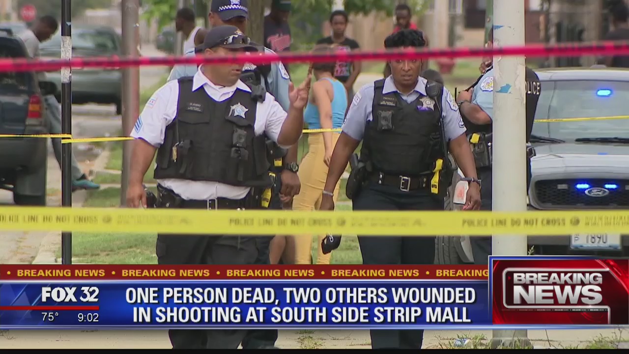 1 killed, 2 wounded in shooting at Chicago strip mall | FOX 32 Chicago