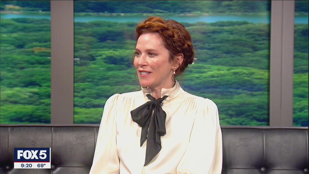 How British actress Anna Friel learned to sound like a Texan