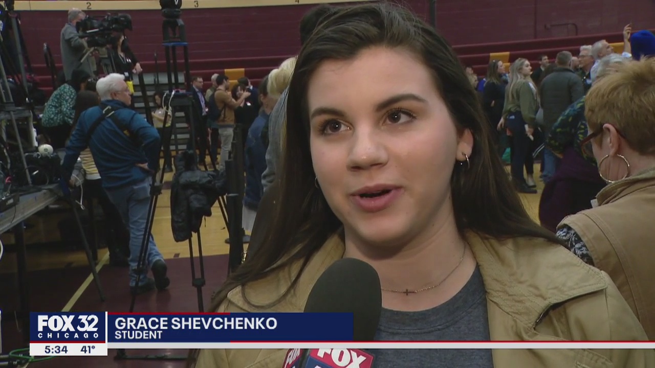 'Political tourists' flock to Iowa for caucus mania