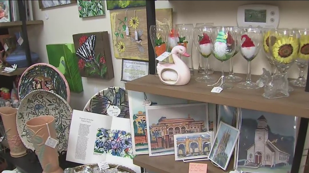 Lakeland antique shop owner brings own collection to store