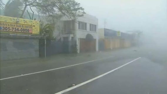 How to practice lightning safety while outside