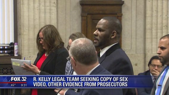 R. Kelly's lawyer demands Avenatti texts, video, emails at hearing