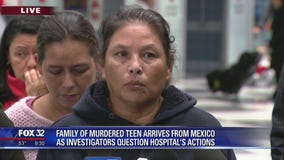 Family of Marlen Ochoa-Lopez arrives in Chicago from Mexico (930)