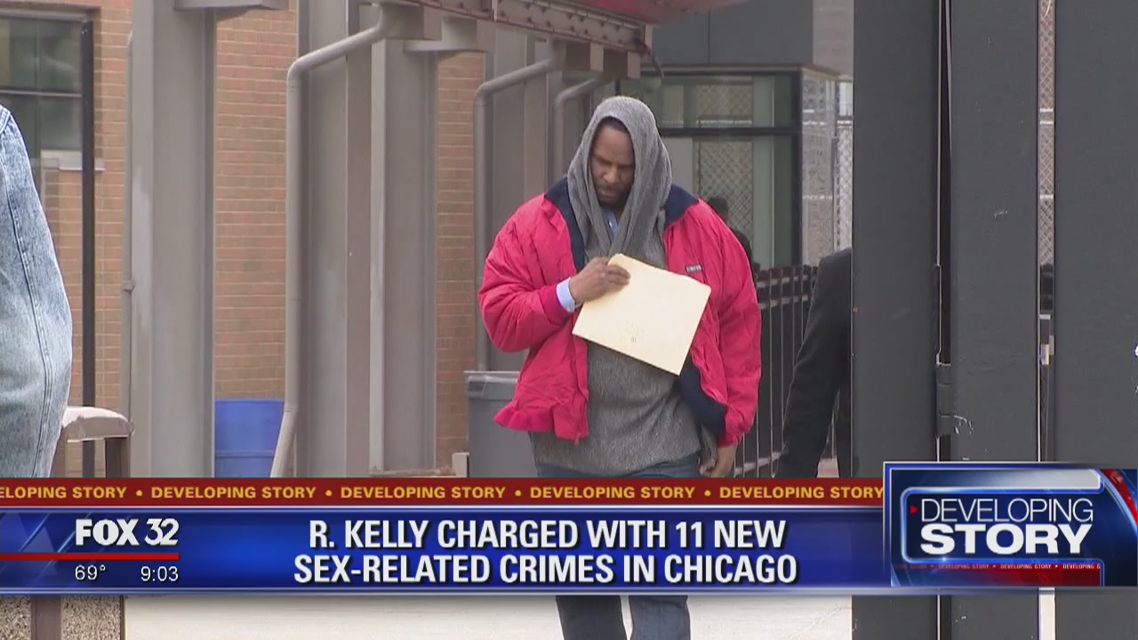 R. Kelly charged with more sex-related crimes in Chicago