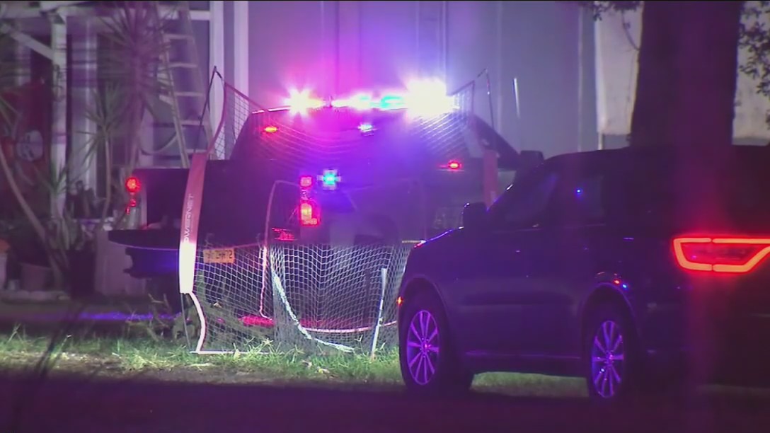 Teen killed, another hurt in Halloween party shooting | FOX 13 Tampa Bay