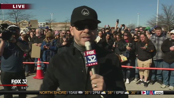 Wahlburgers opens newest location in suburban Chicago