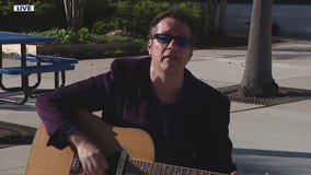 Alex Lopez plays live in Palm Court