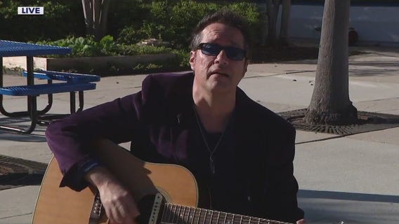 Alex Lopez plays live in Palm Court