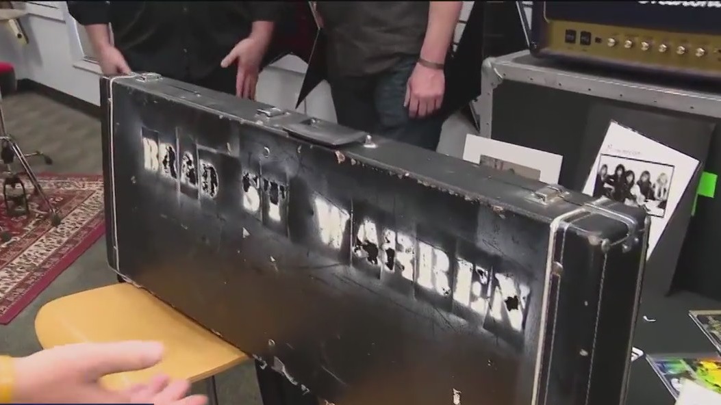 Brad Warren reunited with beloved guitar