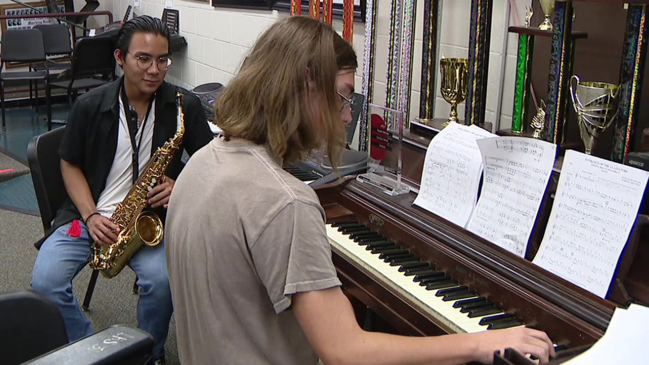 Bay Area musicians ready for Thanksgiving, and Macy's parade