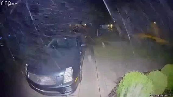 Video shows moment tornado hit Chicago suburbs