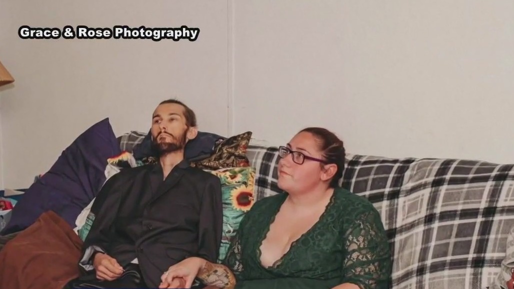 Hospice team helps dying man marry his wife