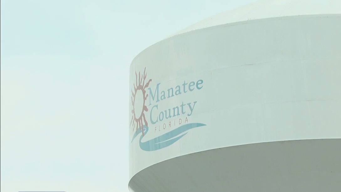 Manatee County blames algae for smelly water