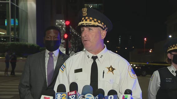 Chicago police provide update after 5 shot in West Town