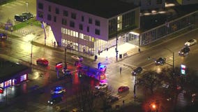 1 killed, 1 gravely injured in Chicago crash