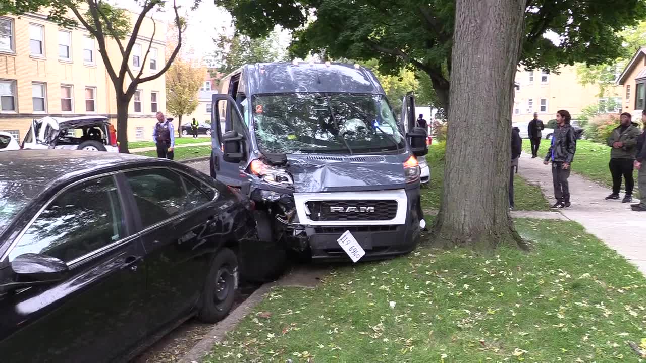 Amazon truck stolen in Chicago, crashes