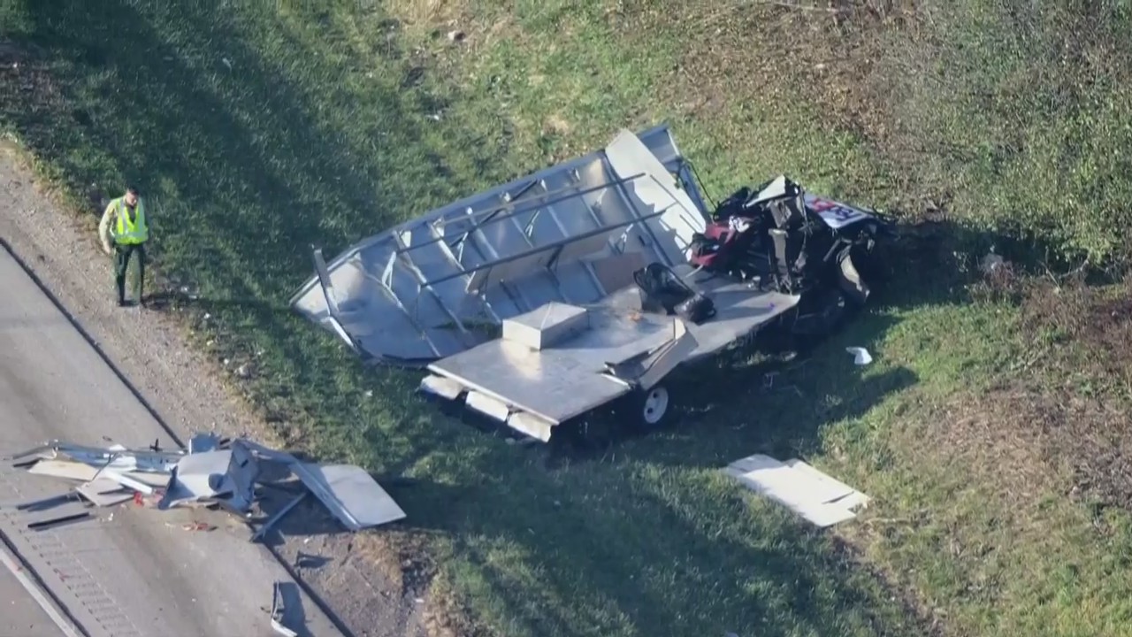FedEx truck involved in accident on I-294