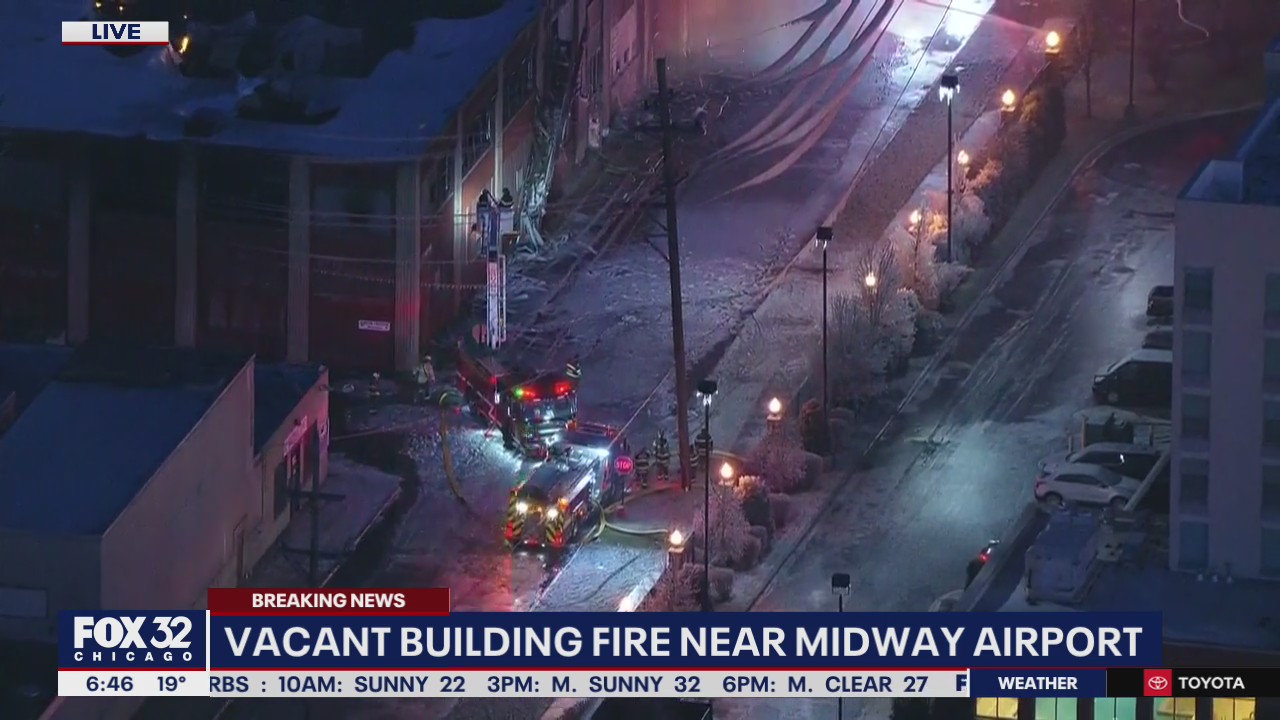 Vacant building on fire near Midway Airport
