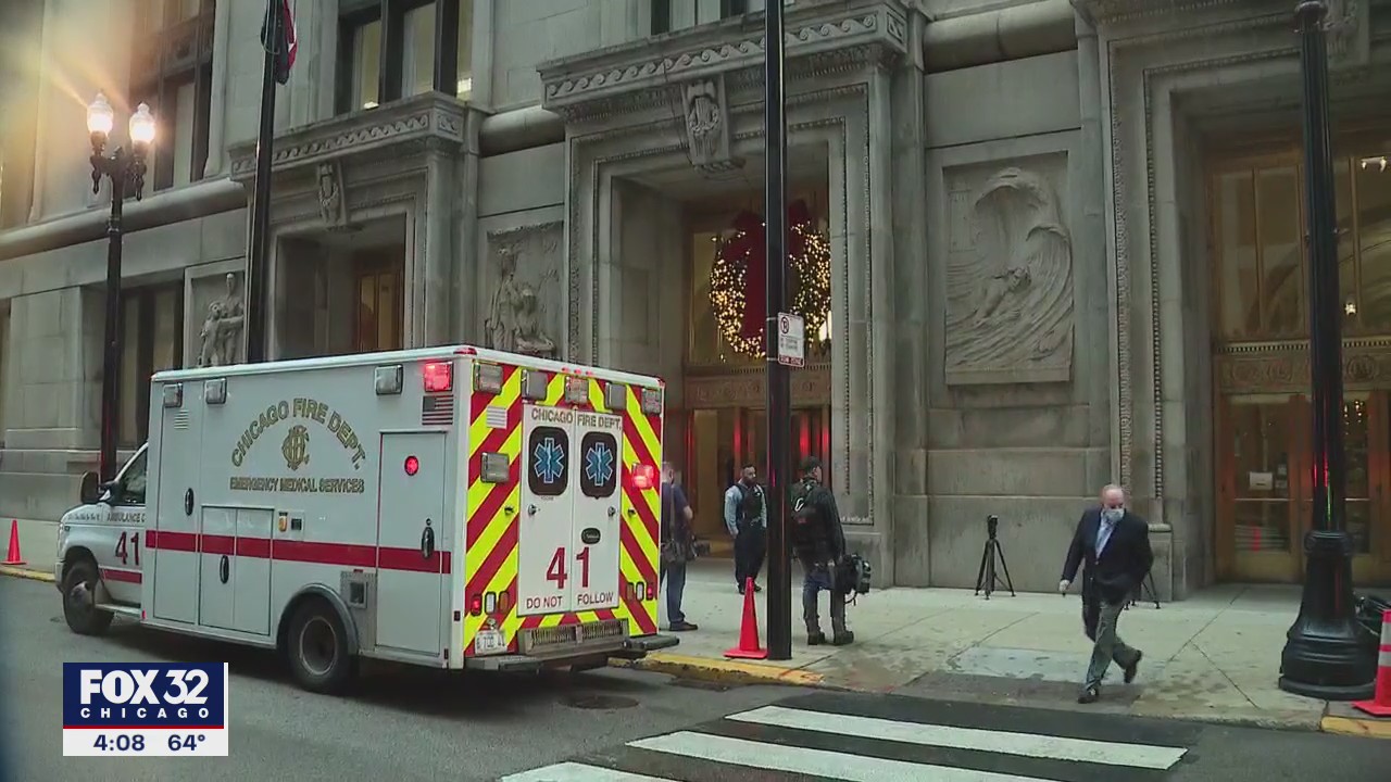 Ald. Carrie Austin collapses in her seat during Chicago City Council meeting