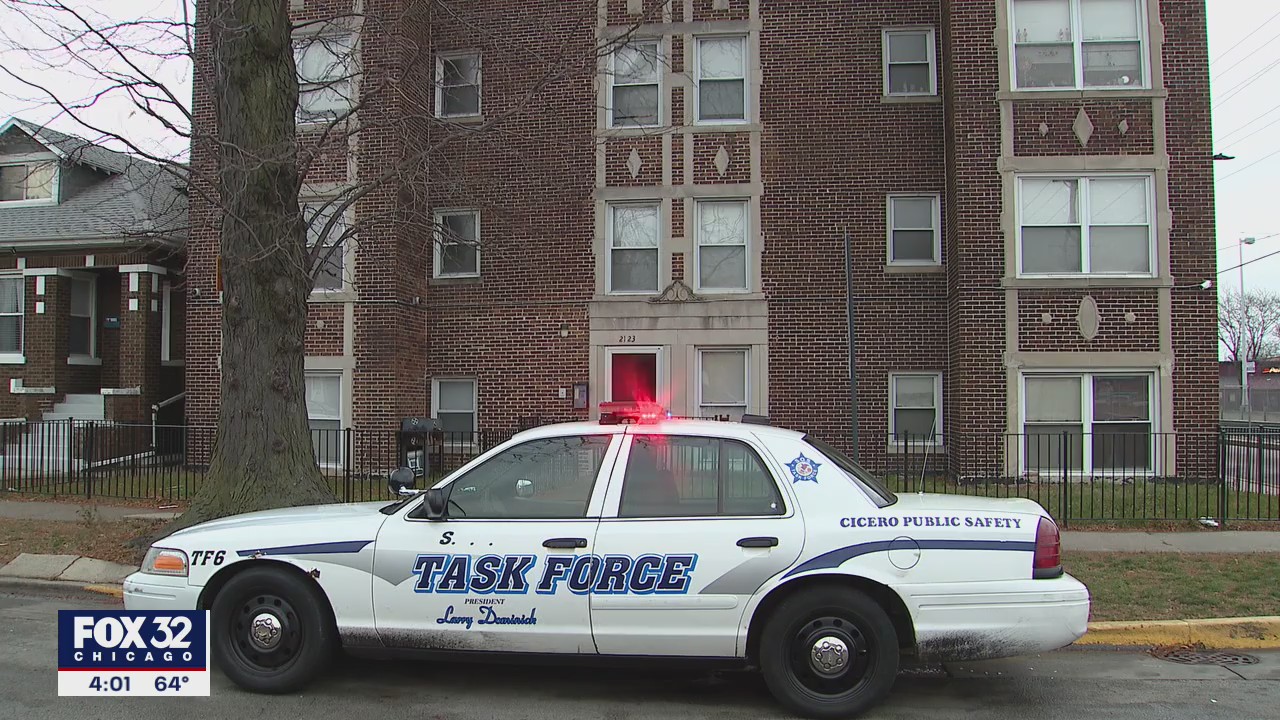 Fire in Cicero apartment building displaces 30 people weeks before Christmas