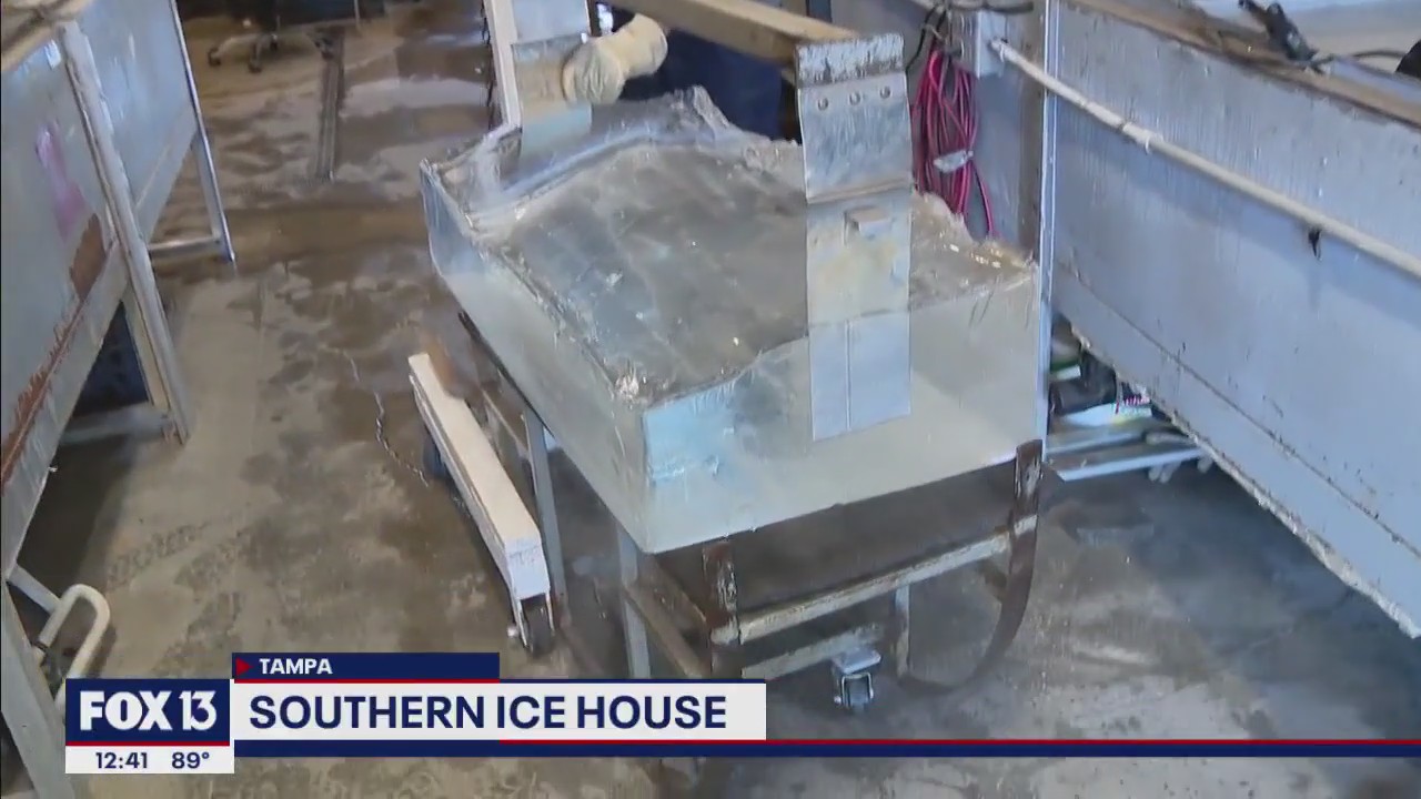 Turning blocks of ice into art