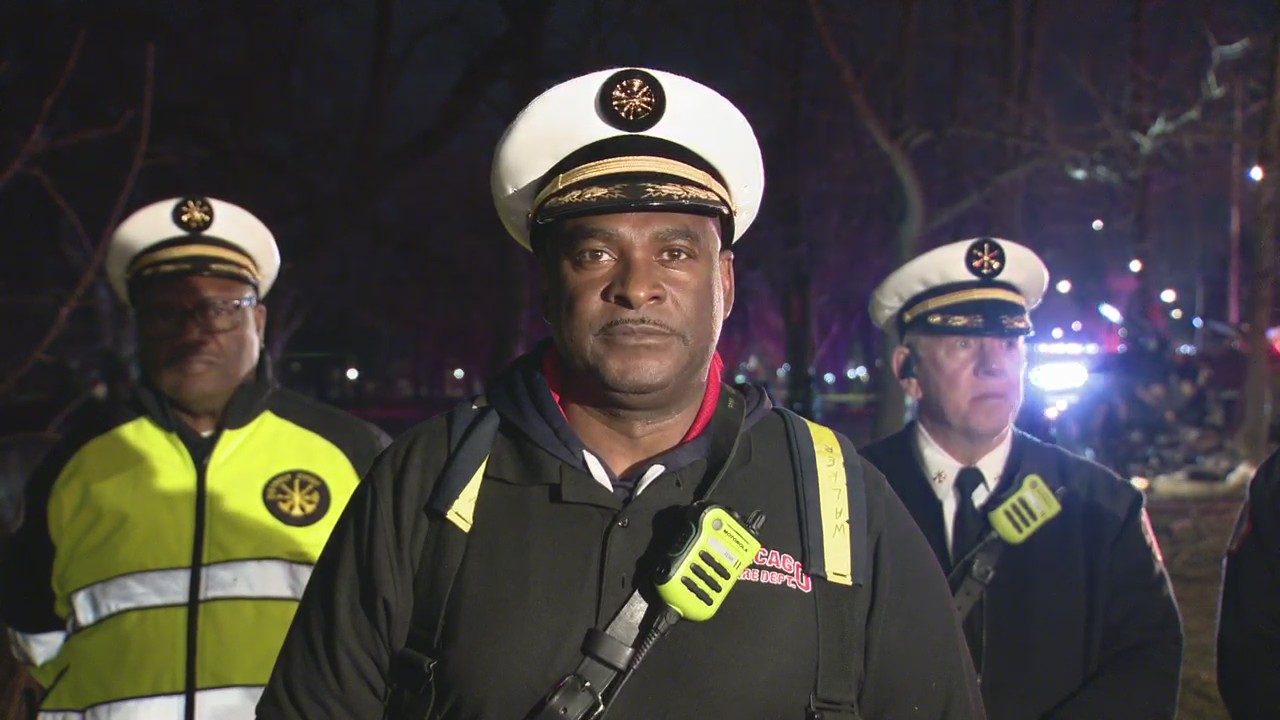 2 dead after high-speed crash in Chicago's Washington Park neighborhood