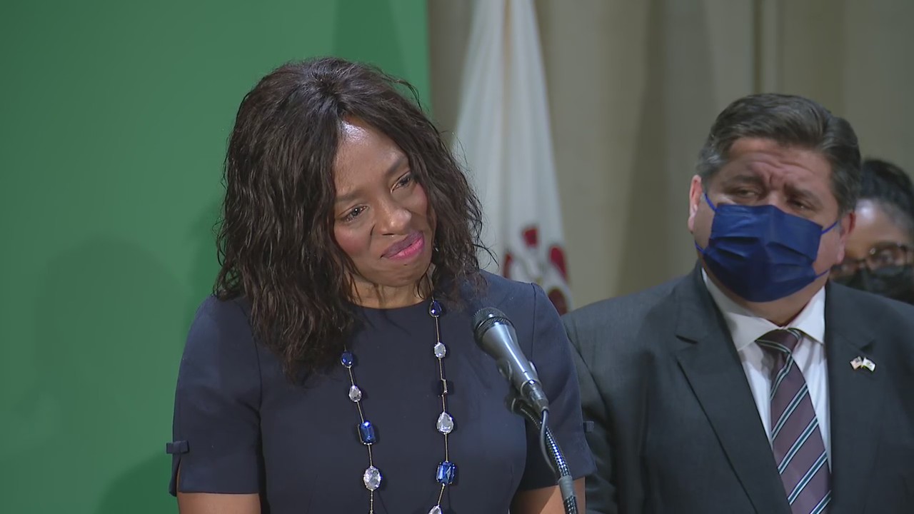 Dr. Ngozi Ezike announces she's stepping down as Illinois' top doc