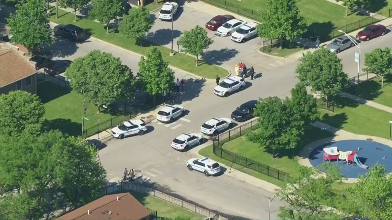 Teen among 3 shot on Chicago's South Side