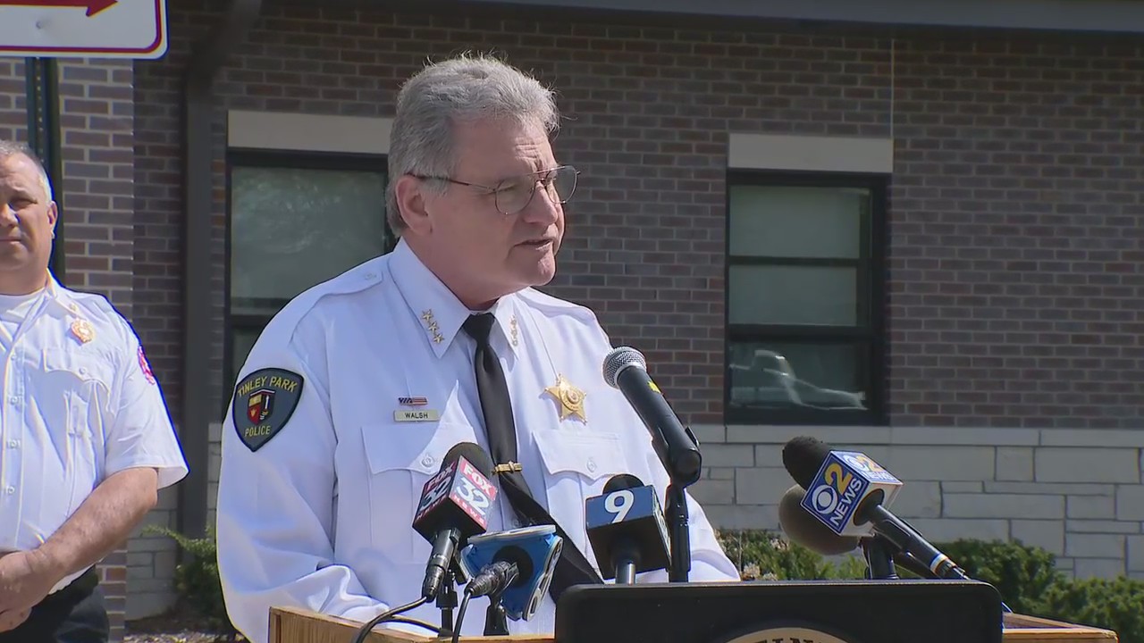 Tinley Park police announce charges against father in murder of 17-year-old Mia Maro
