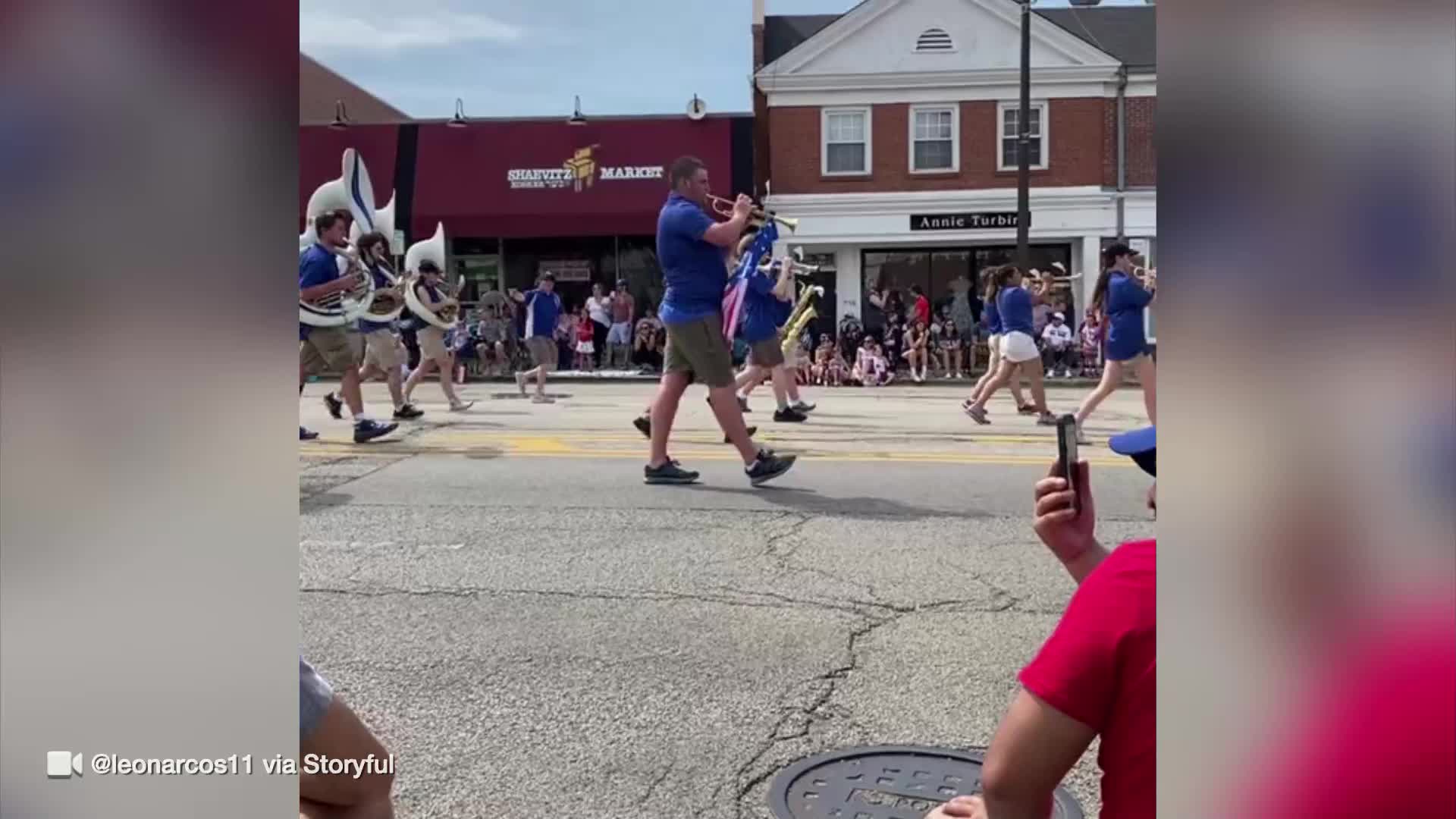 Fourth of July parade crowd flees following shooting