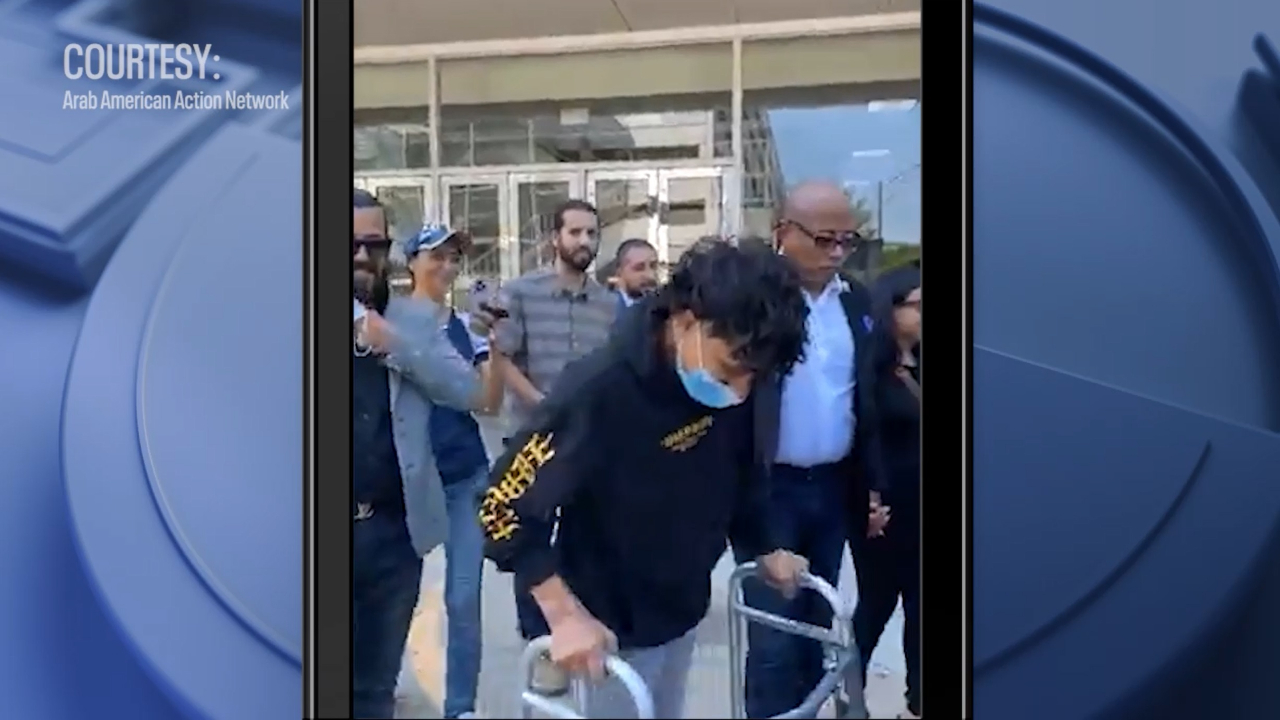 Teen whose arrest in Oak Lawn went viral released from custody