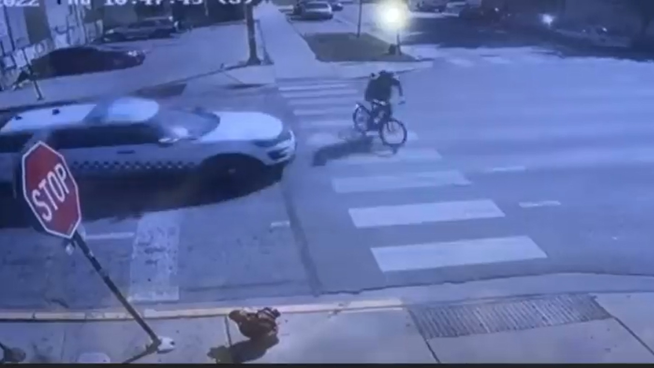 Video shows Chicago cop hit bicyclist with squad car