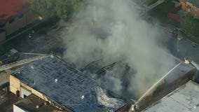 Vacant building burns on Chicago's South Side