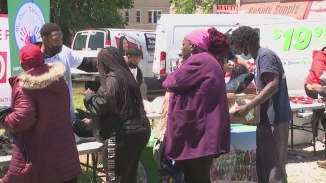 Obama Foundation donates $15,000 to Englewood's Mr. Dad's Father's Club