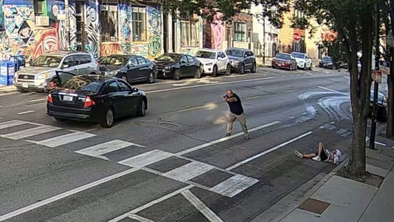 Video shows Chicago police trade gunfire with suspect in Pilsen