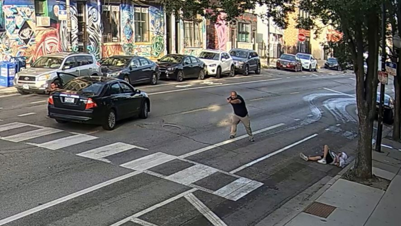 Video shows Chicago police trade gunfire with suspect in Pilsen