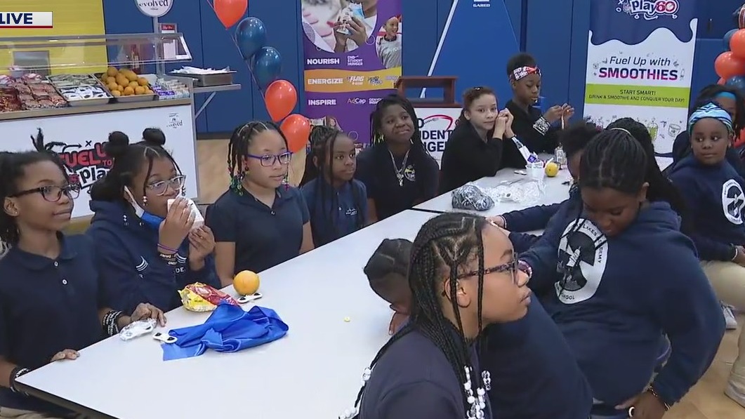 Former Chicago Bears players team up with CPS for food program