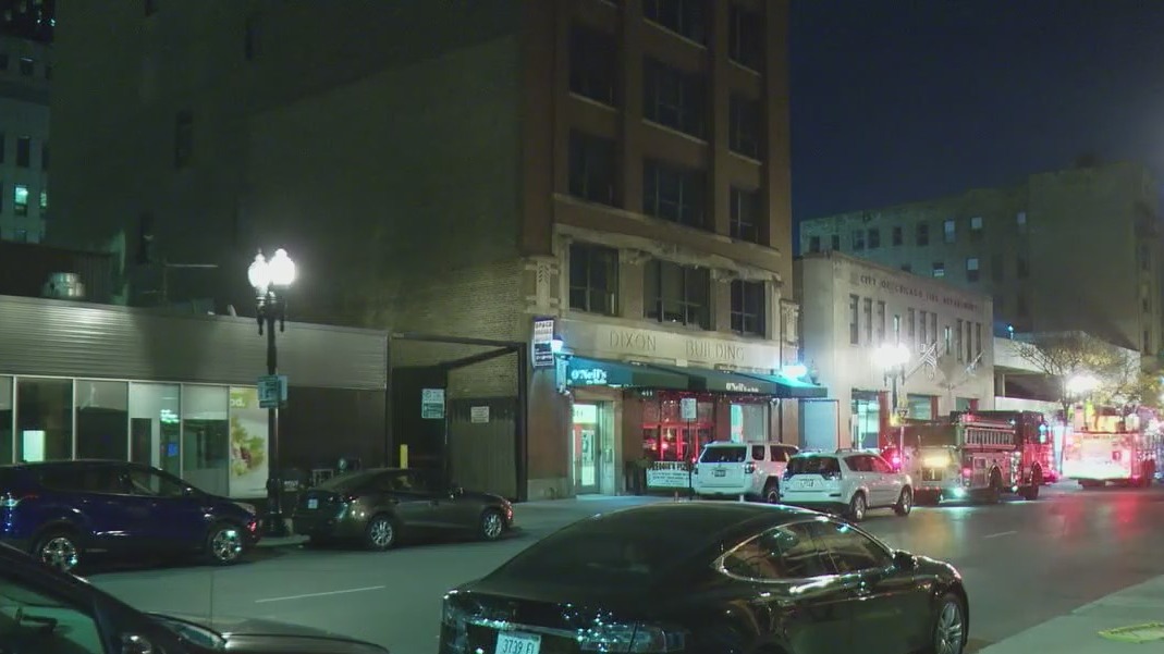 Man shot inside a car in Chicago Loop