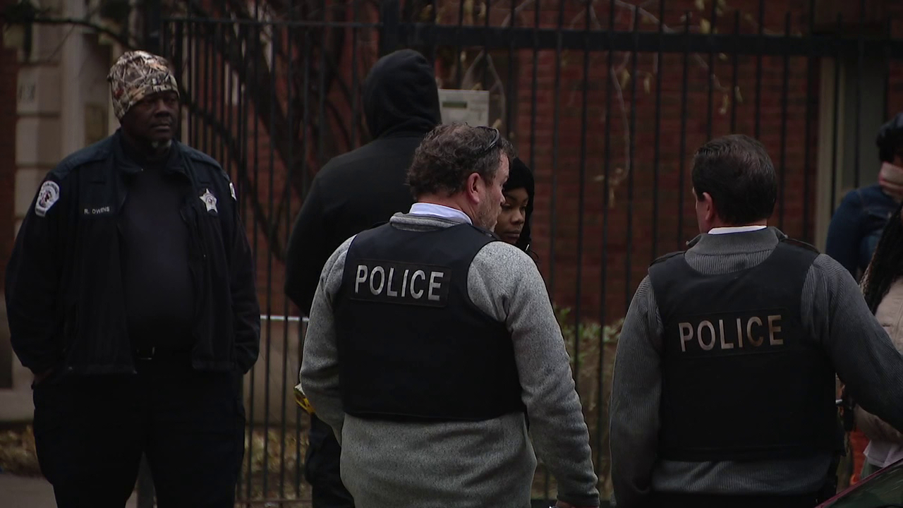 2 found dead, child unharmed in home on Chicago's South Side