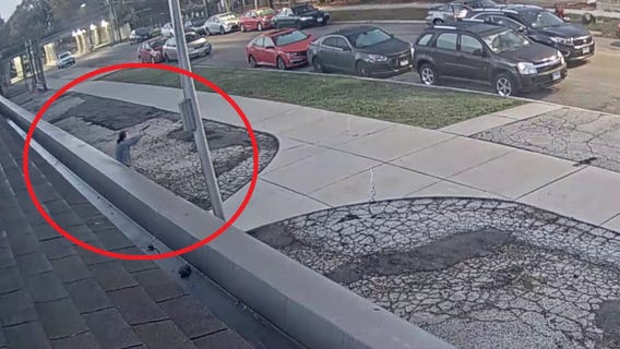 Video shows mayor's security detail shoot out robbers? SUV window