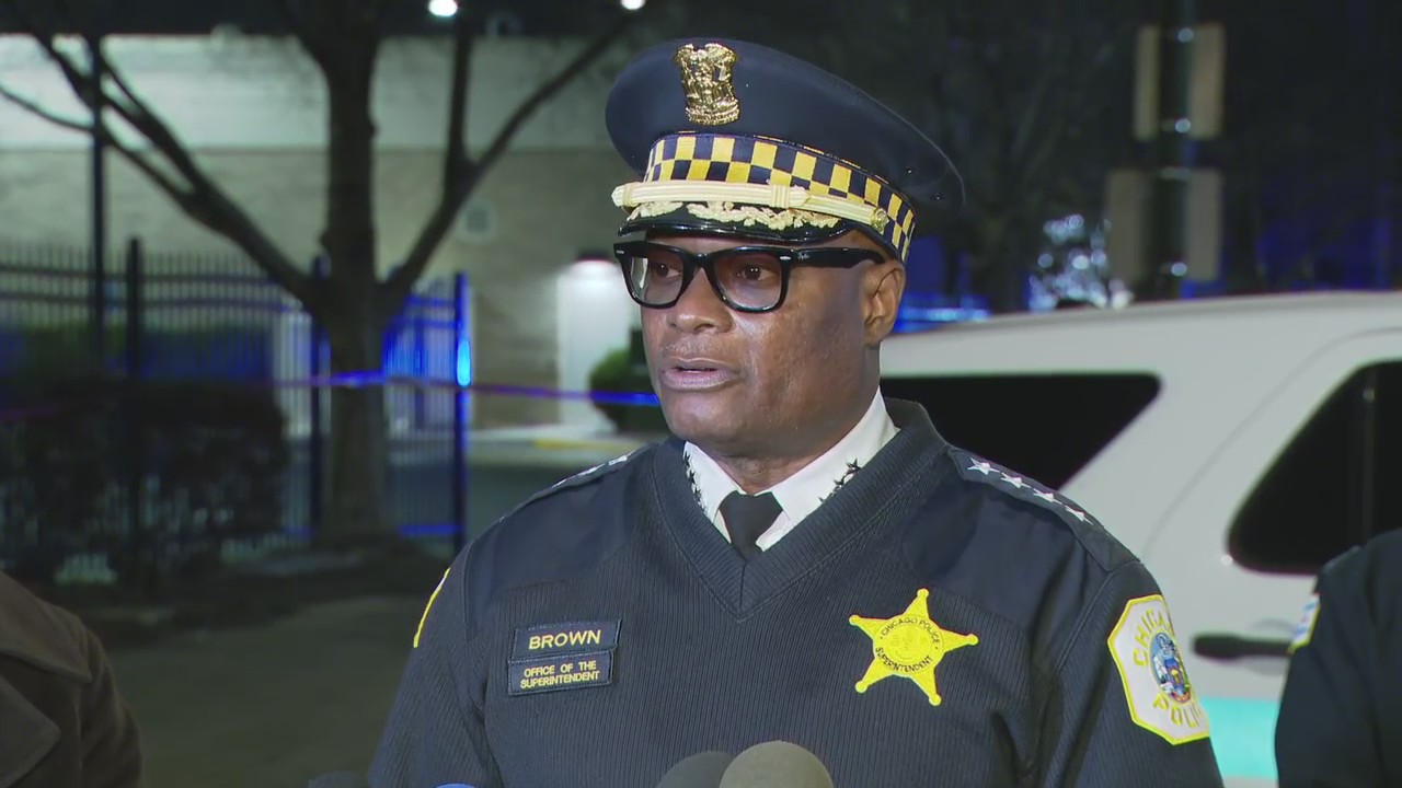 Chicago Police update on 6-vehicle crash that killed 2, injured at least 10 others