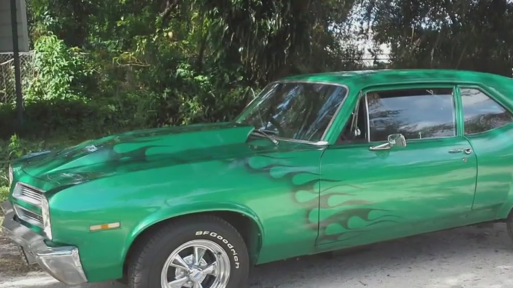 1972 Mercury Cougar XR7/ 1972 Pontiac Ventura