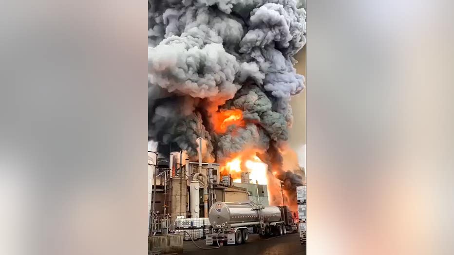 Reports of explosion at LaSalle County chemical plant | FOX 32 Chicago