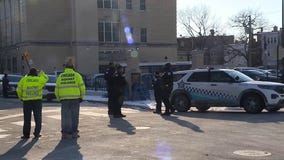 Migrants begin moving into former Chicago elementary school
