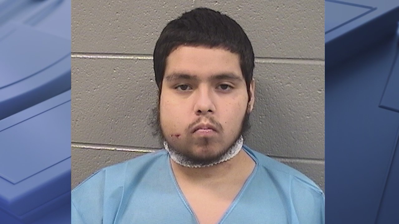 Man charged in killing of Officer Andr?s V?squez Lasso pleads not guilty